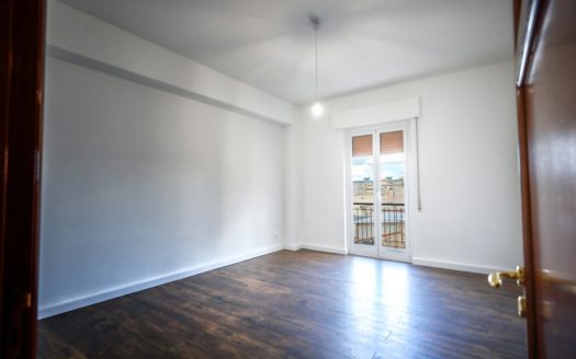 LUMINOSO 4 VANI ZONA PITRE’ IN OTTIMO STATO