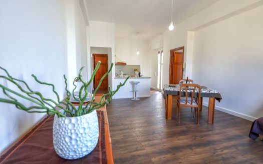 LUMINOSO 4 VANI ZONA PITRE’ IN OTTIMO STATO