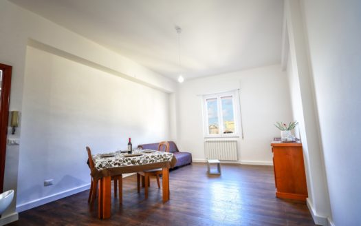 LUMINOSO 4 VANI ZONA PITRE’ IN OTTIMO STATO