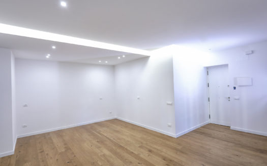 RIFINITO 5 VANI IN CONTESTO SIGNORILE DI VIA AUSONIA