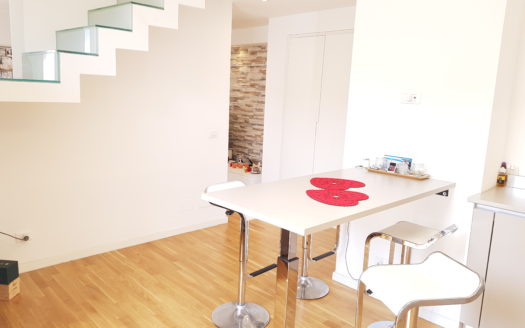 LUMINOSO DUPLEX IN OTTIMO STATO IN CORSO CALATAFIMI BASSA