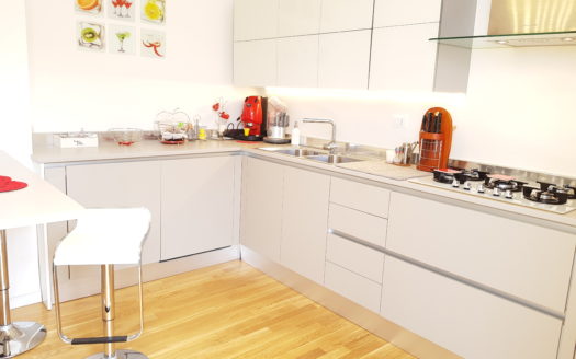 LUMINOSO DUPLEX IN OTTIMO STATO IN CORSO CALATAFIMI BASSA