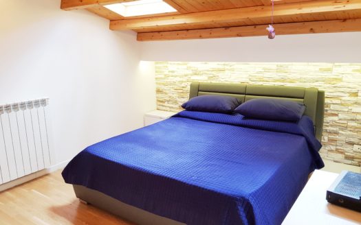 LUMINOSO DUPLEX IN OTTIMO STATO IN CORSO CALATAFIMI BASSA