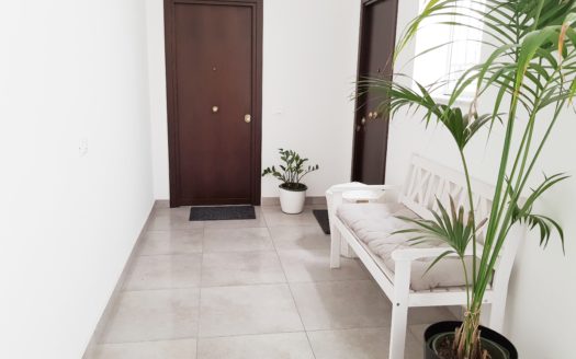 LUMINOSO DUPLEX IN OTTIMO STATO IN CORSO CALATAFIMI BASSA