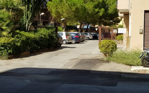 LUMINOSO 4 VANI IN OTTIMO STATO ZONA MICHELANGELO