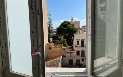 Appartamento su due piani in vendita in corso Calatafimi, 399