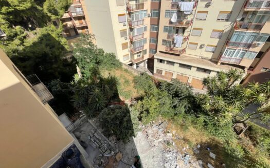 Appartamento su due piani in vendita in corso Calatafimi, 399