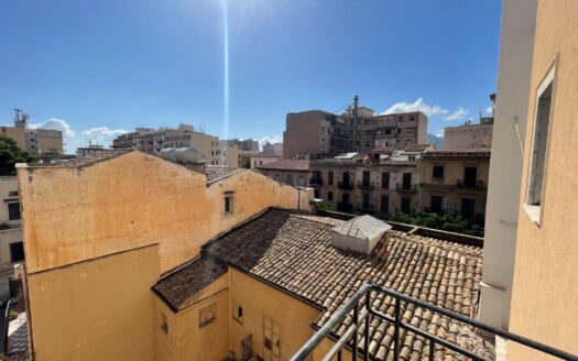 Appartamento su due piani in vendita in corso Calatafimi, 399