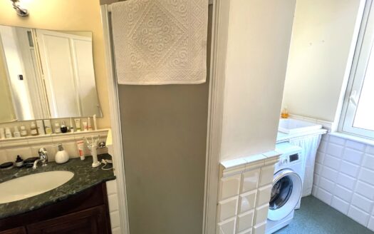 Luminoso 6 vani con terrazzo pressi Politeama