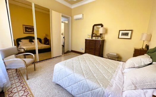 Luminoso 6 vani con terrazzo pressi Politeama