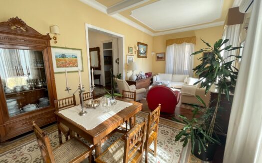 Luminoso 6 vani con terrazzo pressi Politeama