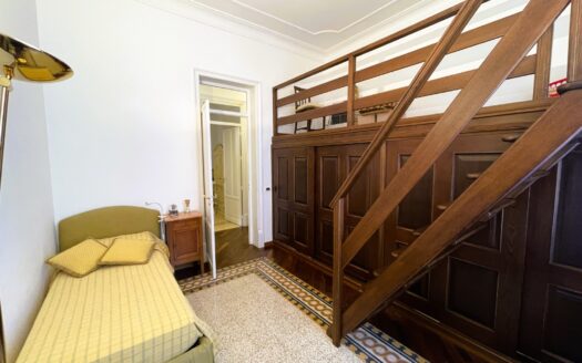 Luminoso 6 vani con terrazzo pressi Politeama