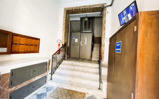 Luminoso 6 vani con terrazzo pressi Politeama