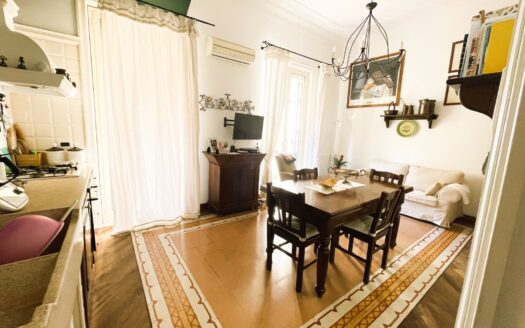 Luminoso 6 vani con terrazzo pressi Politeama