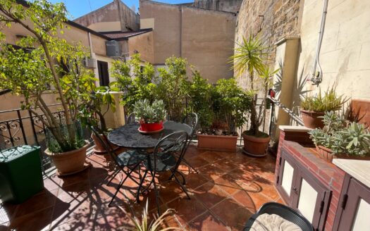 Luminoso 6 vani con terrazzo pressi Politeama