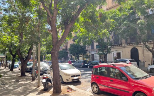 Appartamento su due piani in vendita in corso Calatafimi, 399