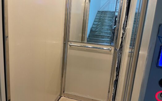 Appartamento su due piani in vendita in corso Calatafimi, 399