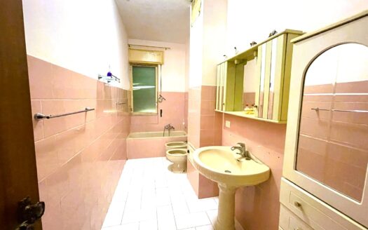 Luminoso appartamento in via Filippo Intili 4