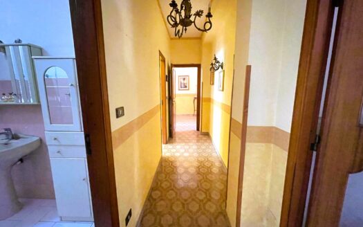 Luminoso appartamento in via Filippo Intili 4