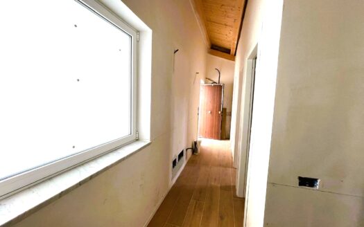 Luminoso appartamento mansardato in Corso Calatafimi 399