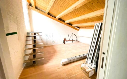 Luminoso appartamento mansardato in Corso Calatafimi 399