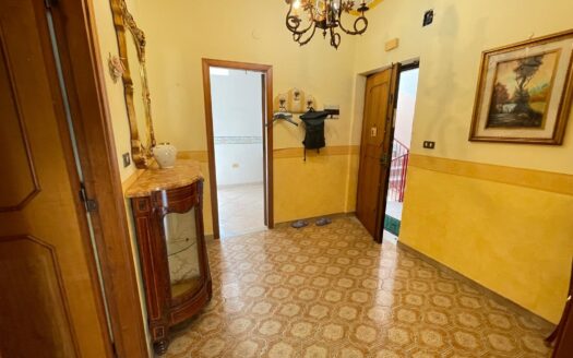 Luminoso appartamento in via Filippo Intili 4