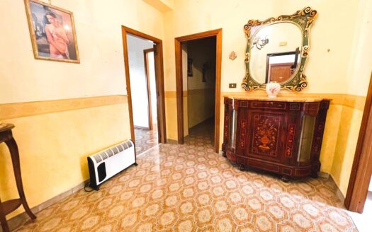 Luminoso appartamento in via Filippo Intili 4