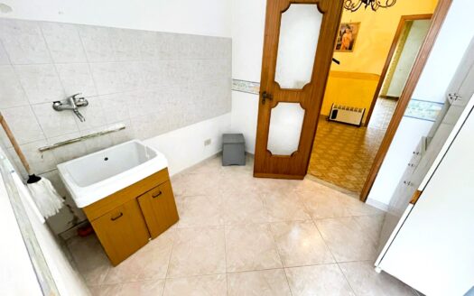 Luminoso appartamento in via Filippo Intili 4