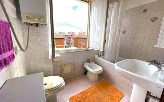 Luminoso appartamento in via Filippo Intili 4