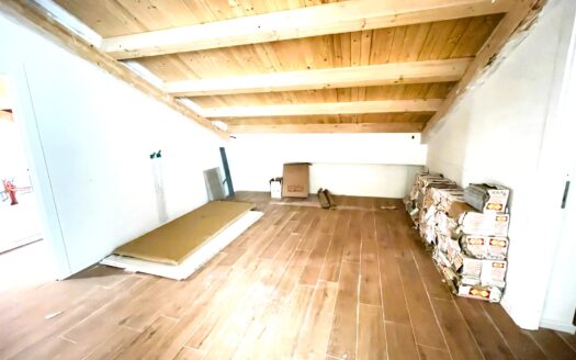 Luminoso appartamento mansardato in Corso Calatafimi 399