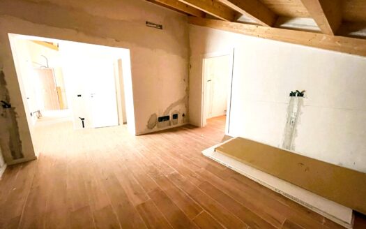 Luminoso appartamento mansardato in Corso Calatafimi 399