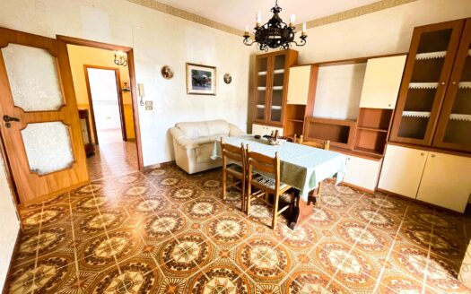 Luminoso appartamento in via Filippo Intili 4