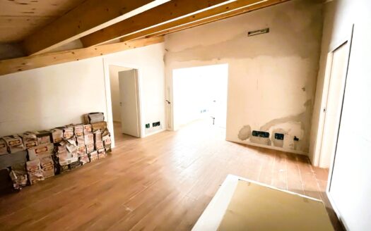 Luminoso appartamento mansardato in Corso Calatafimi 399