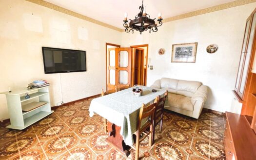 Luminoso appartamento in via Filippo Intili 4