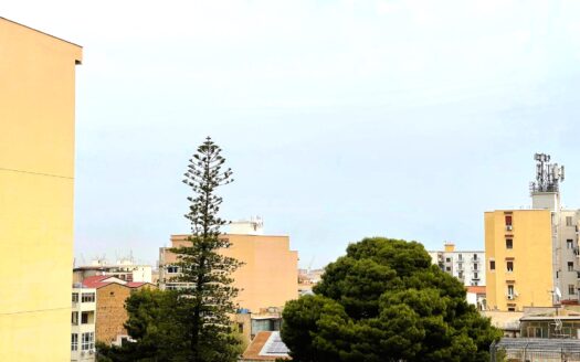 Luminoso appartamento mansardato in Corso Calatafimi 399