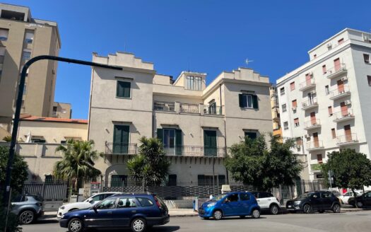 Signorile e ampio 3 vani con terrazzo zona Dante