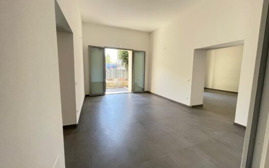 Signorile e ampio 3 vani con terrazzo zona Dante