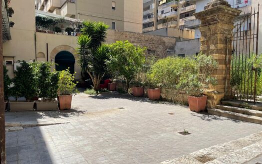 Signorile e ampio 3 vani con terrazzo zona Dante