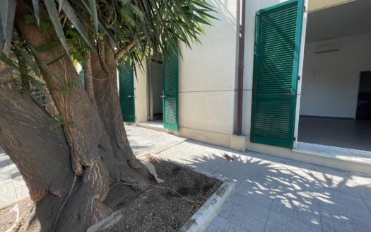 Signorile e ampio 3 vani con terrazzo zona Dante