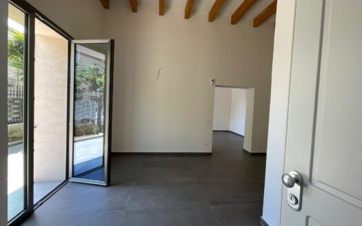 Signorile e ampio 3 vani con terrazzo zona Dante