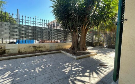 Signorile e ampio 3 vani con terrazzo zona Dante