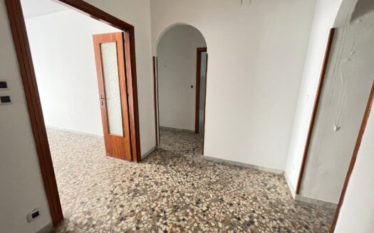 Luminoso appartamento in via Sampolo n. 218