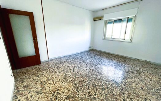 Luminoso appartamento in via Sampolo n. 218