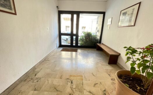 Luminoso appartamento in via Sampolo n. 218