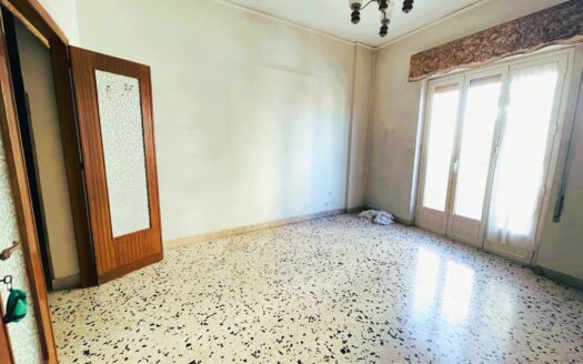 Luminoso appartamento in via Quarto dei Mille n.36