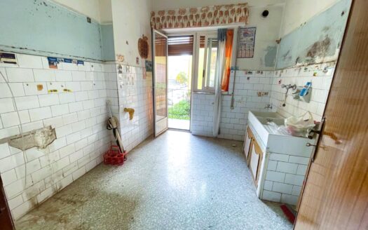 Luminoso appartamento in via Quarto dei Mille n.36