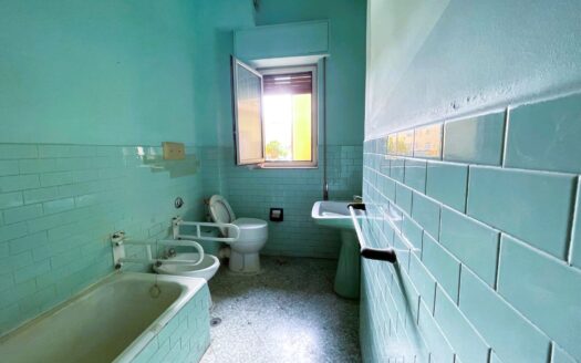 Luminoso appartamento in via Quarto dei Mille n.36